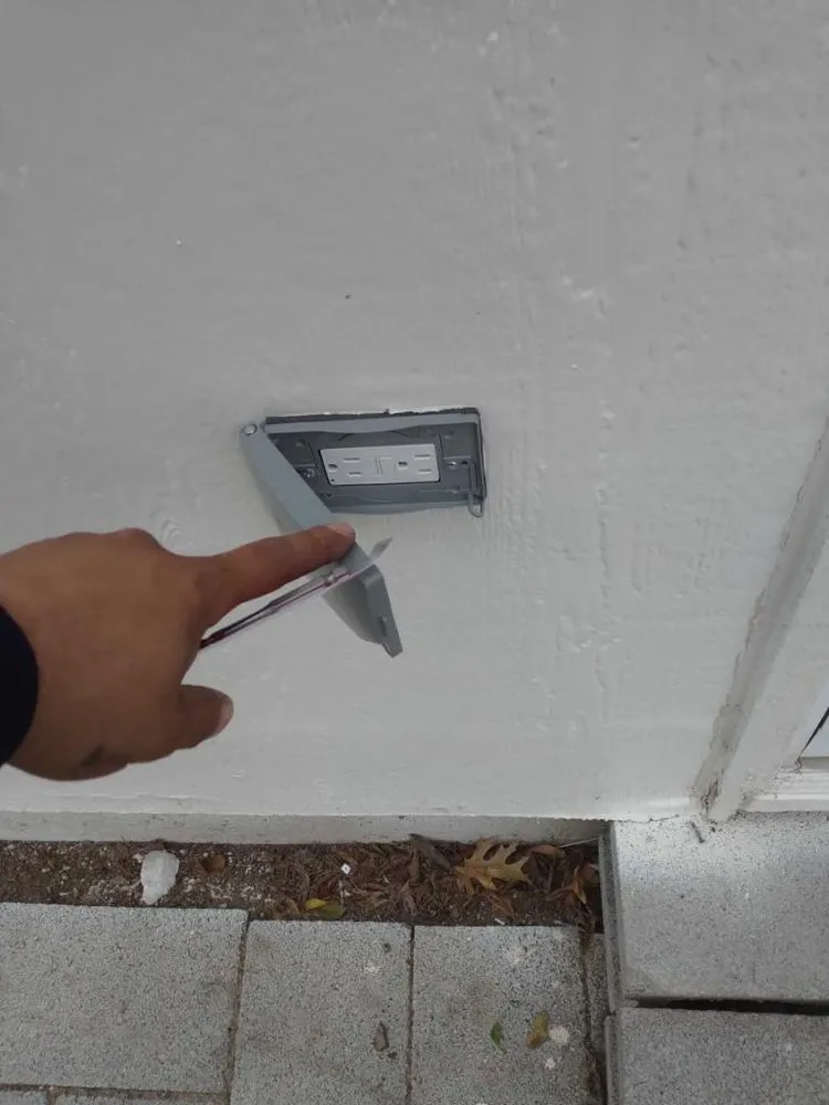 Slide of DLI Electric