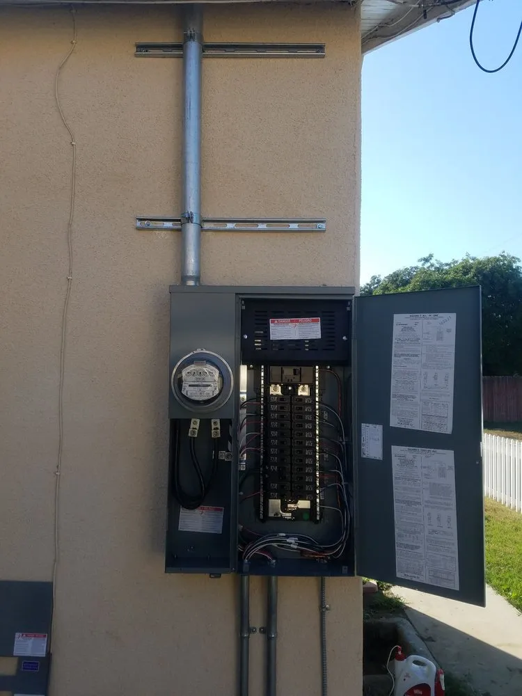 Slide of Dlt Electrical Services