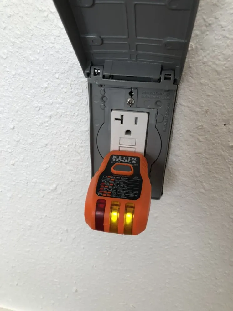 Expert circuit breaker repair service in , - D&M Electric