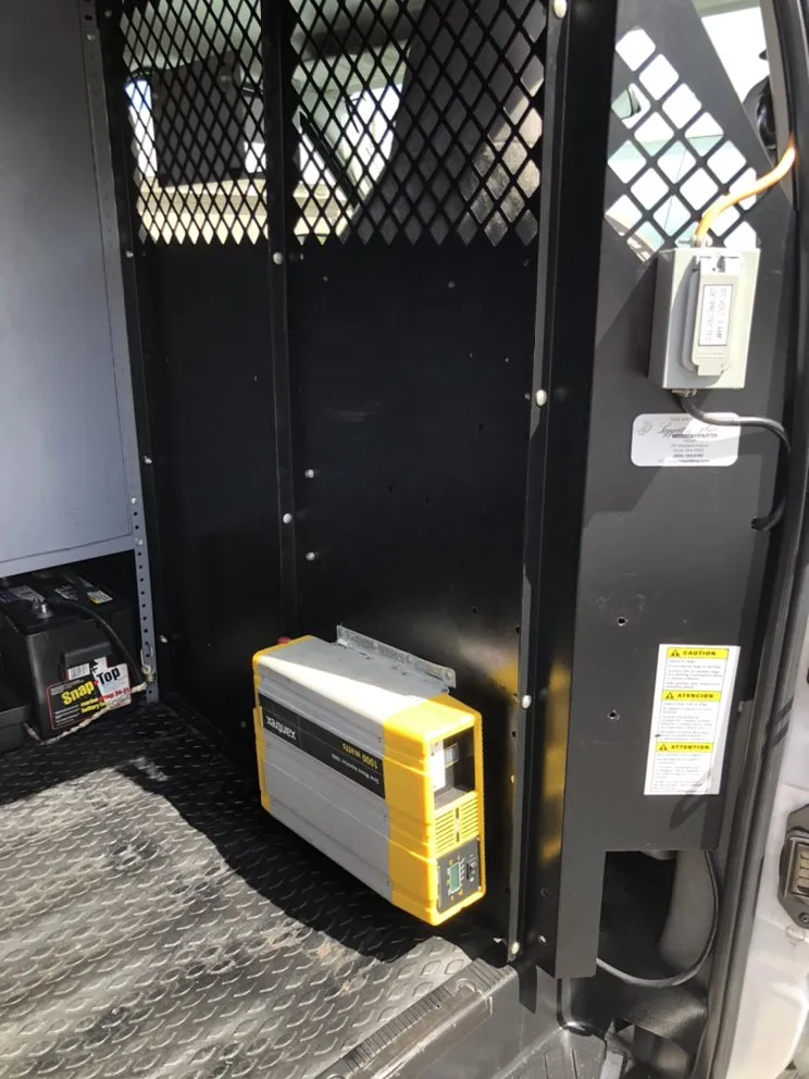 Emergency electrician providing wiring installation in ,