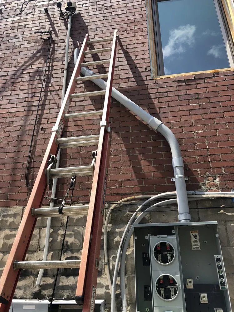 Slide of Dm Electrical Services