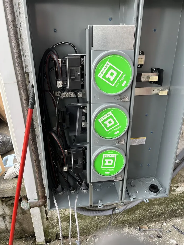 Slide of Dm Electrical Services