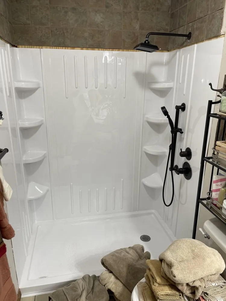 Slide of D&M Gas and Home