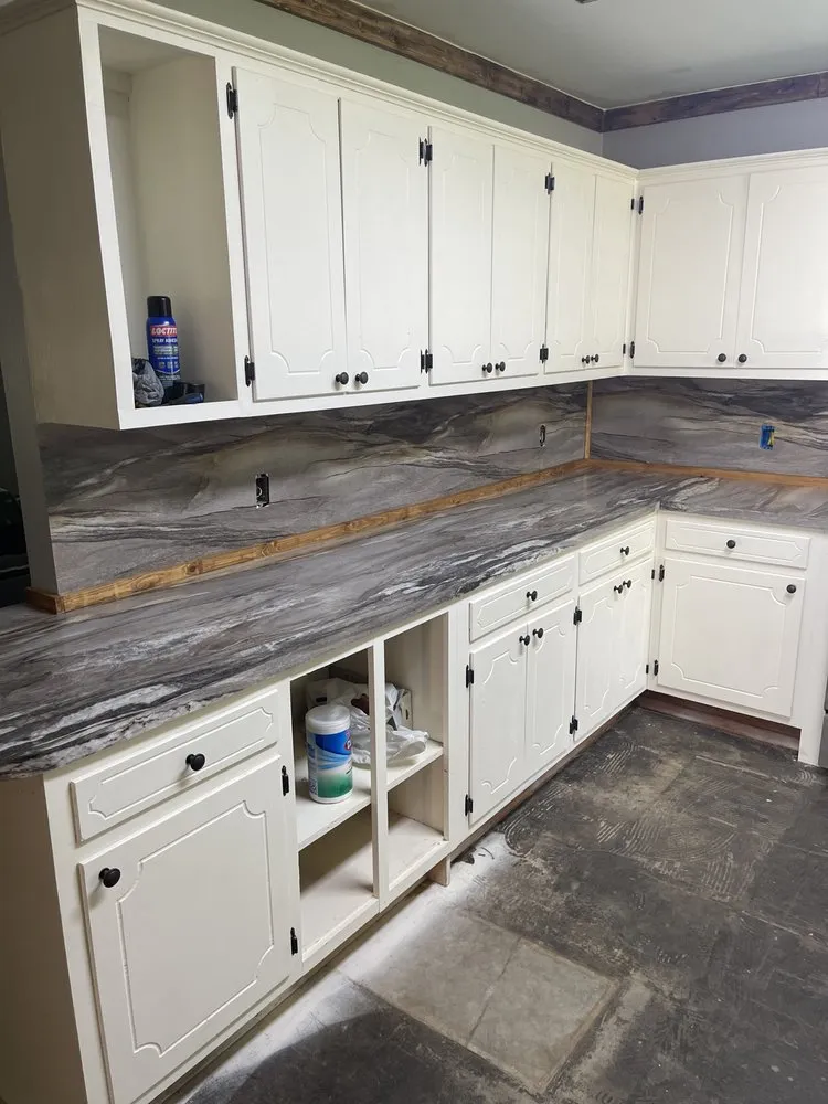 Slide of D&M Gas and Home