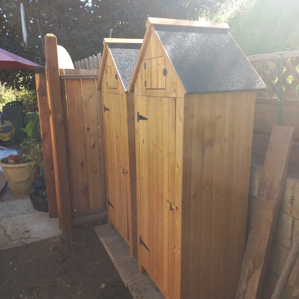 Emergency electrician providing outlet and switch repair in , 