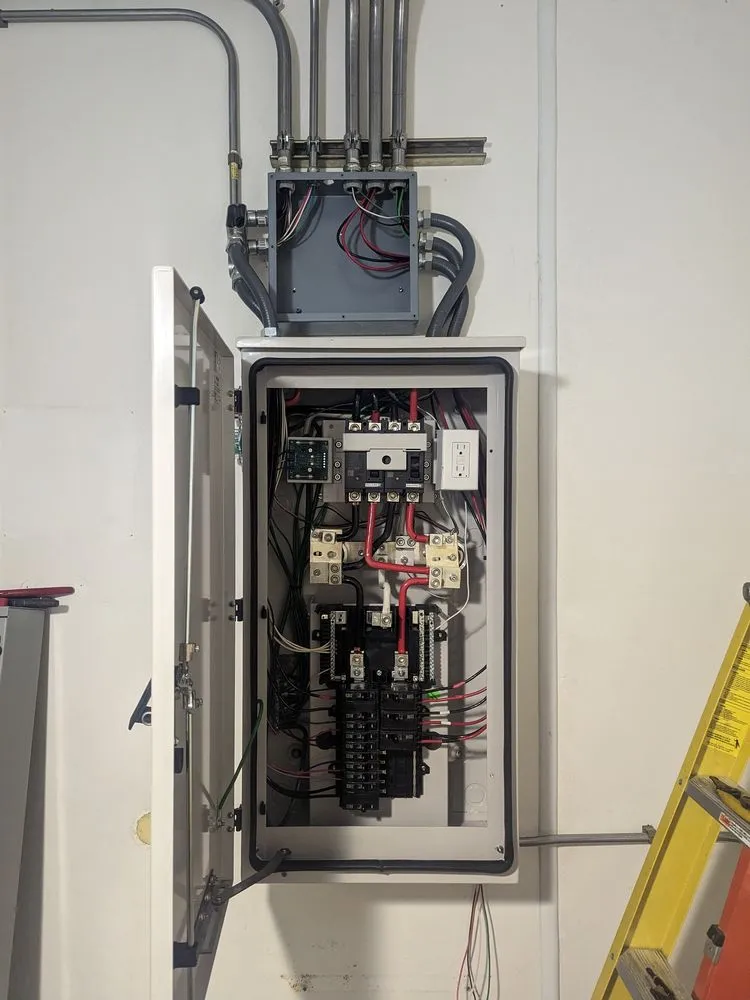 Reliable electrician providing emergency electrical service in , 