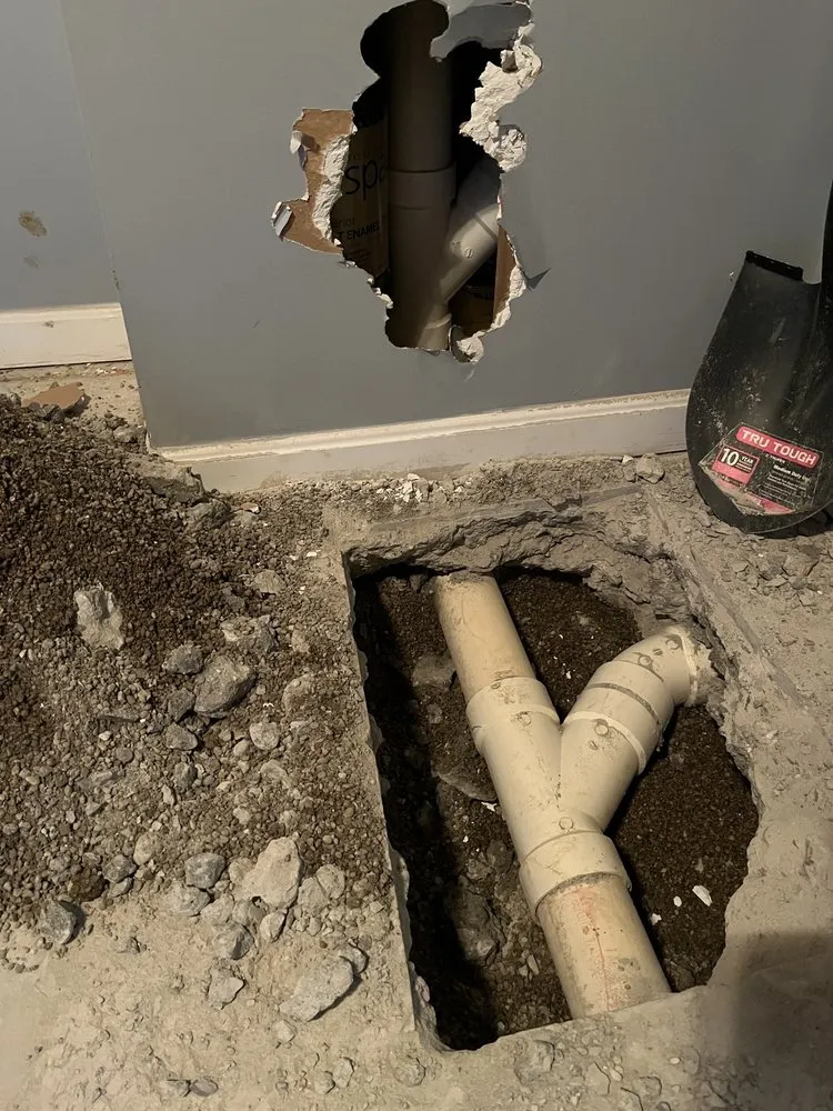 Professional electrician providing electrical repair in Aurora, IN - DNA Construction & Welding