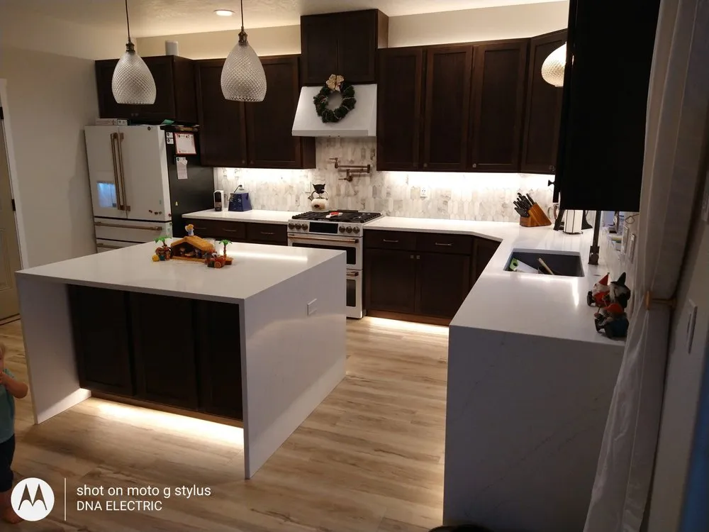 Expert circuit breaker repair experts serving ,  - DNA Electric