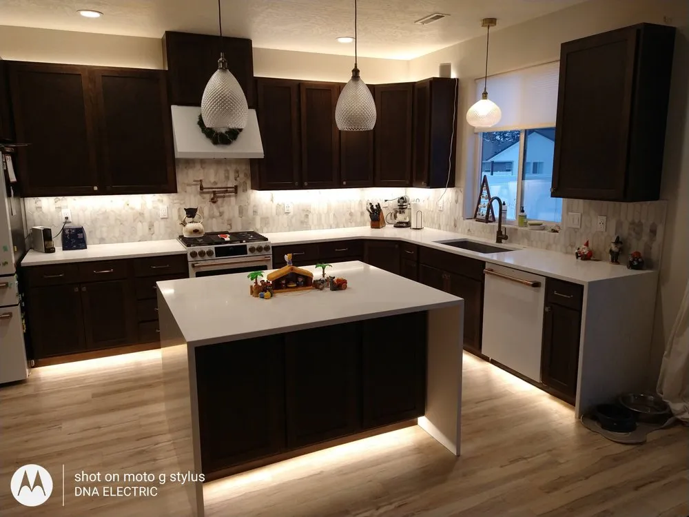 Expert electrical service for homes in emergency electrical service,  by 