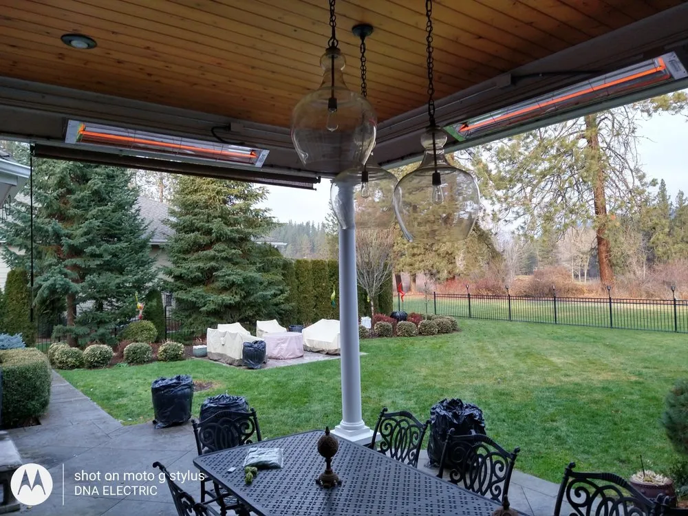 Professional electrician providing circuit breaker repair in , 