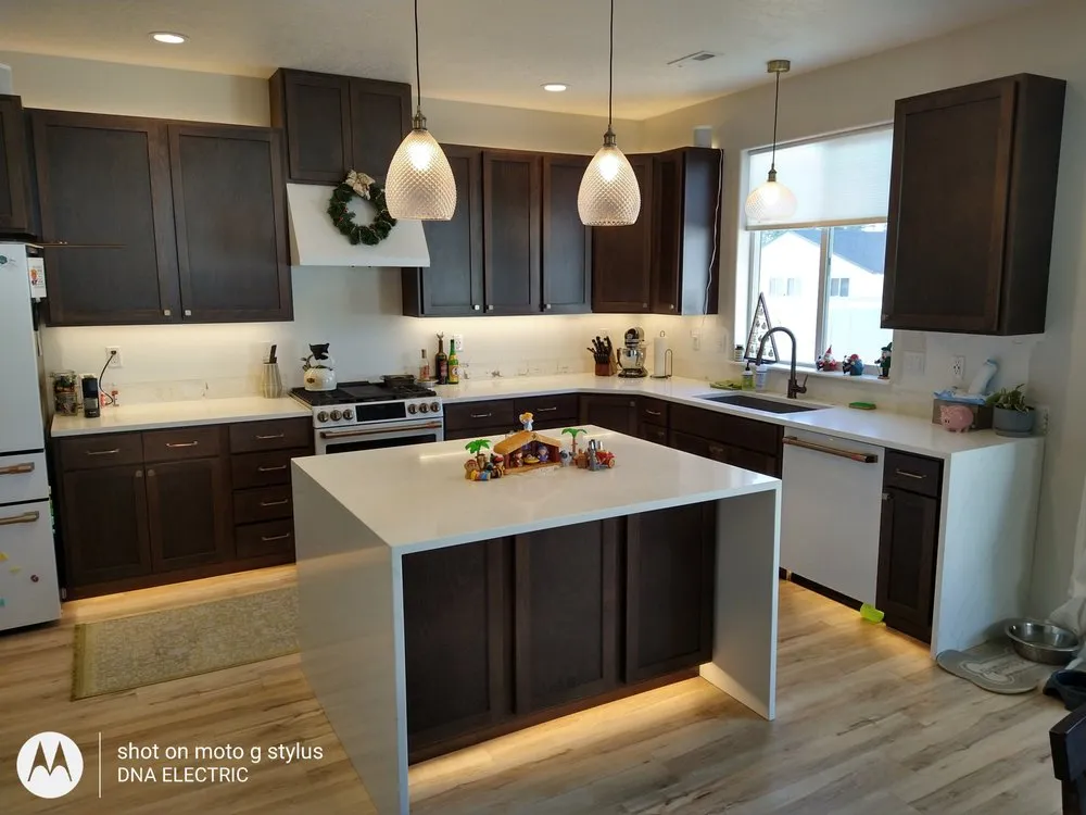 Professional circuit breaker repair in ,  by DNA Electric