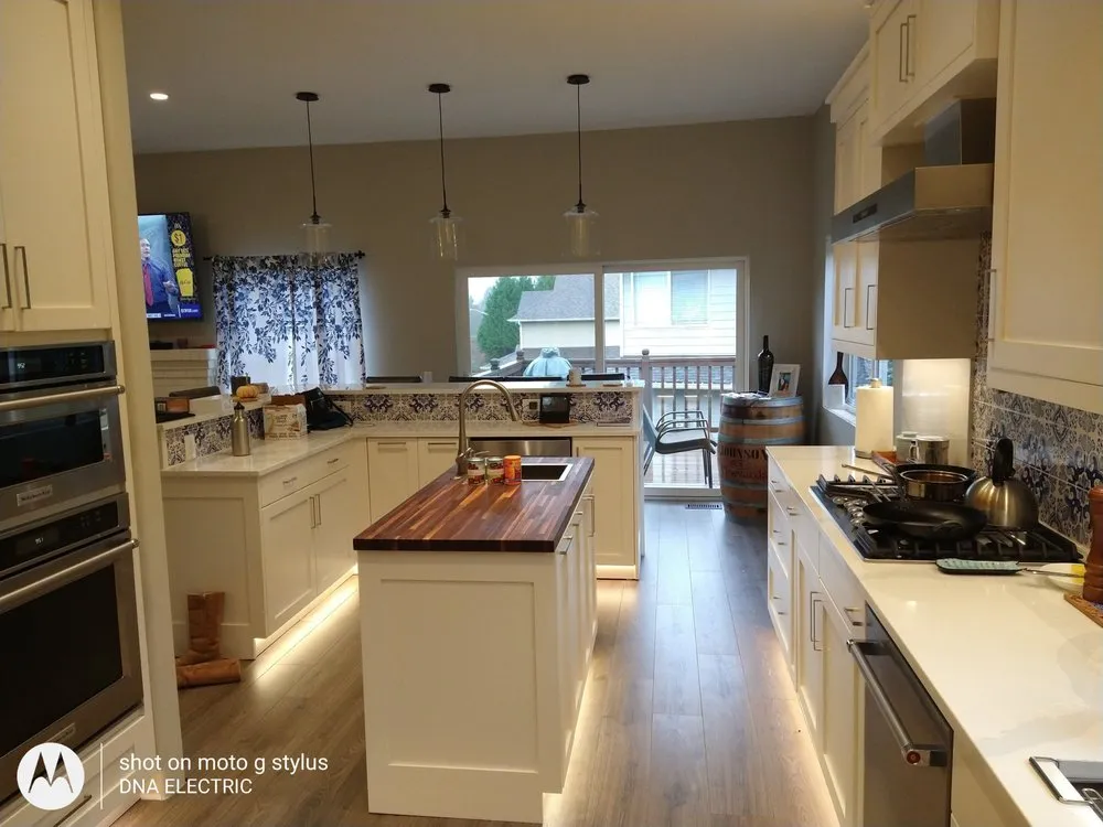 Certified electrician providing outlet and switch repair in , 