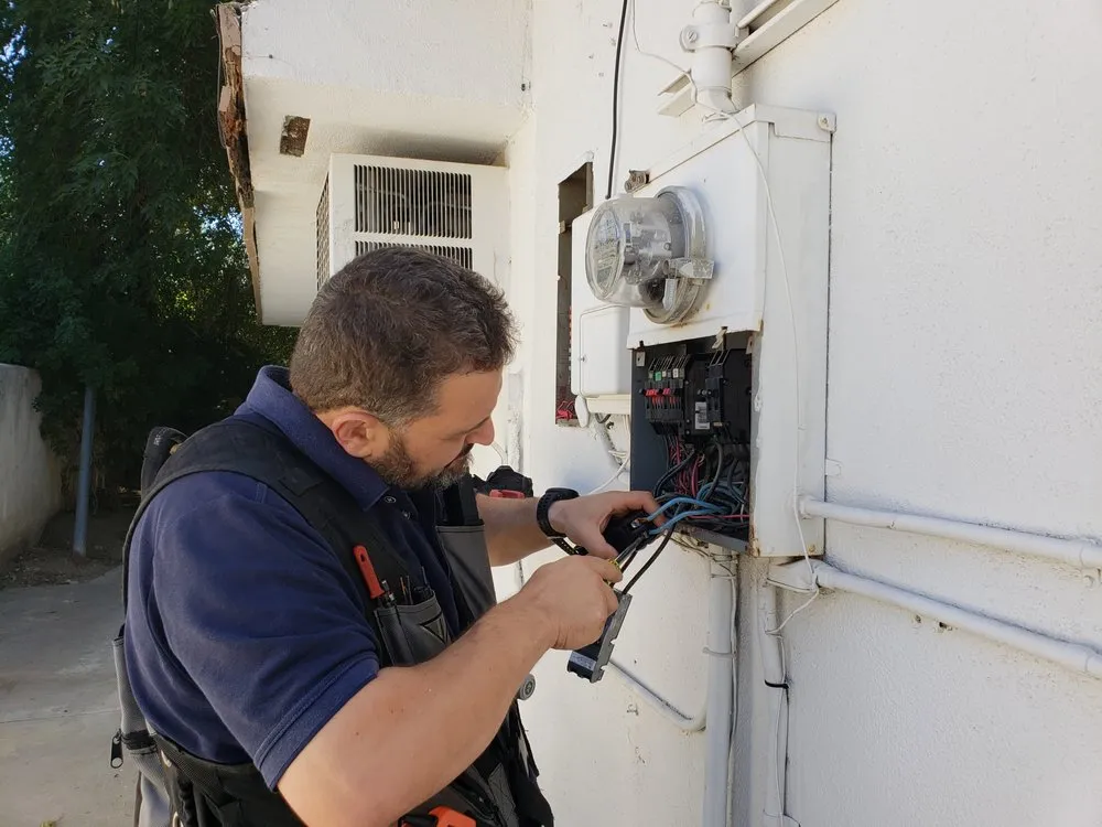 Slide of DNZ Electrical Services