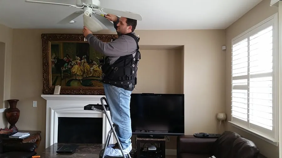 Certified electrician providing electrical repair in , 