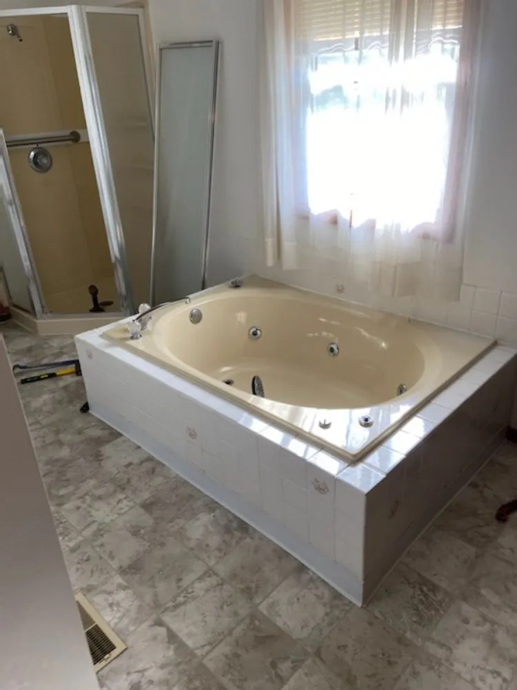 Emergency electrician providing lighting installation in , 