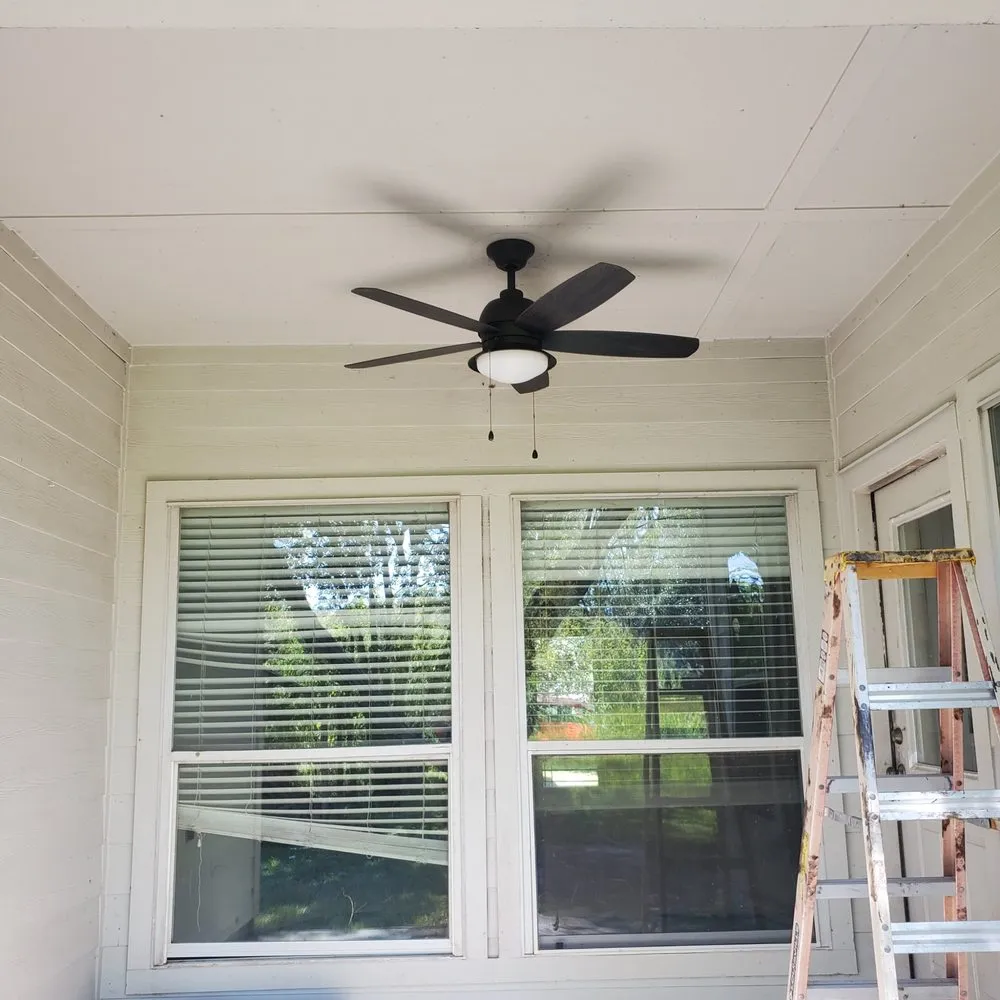 Slide of Doctor Electric Services