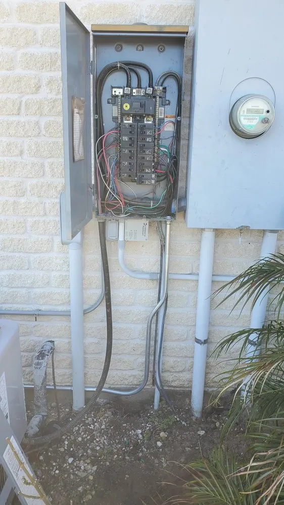 Slide of Doctor Electric Services