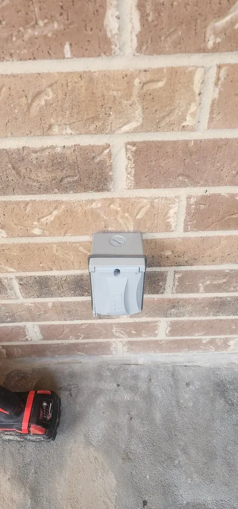 Slide of Doctor Electric Services