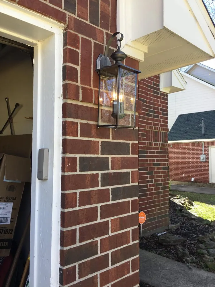 Expert electrician providing electrical repair in Pasadena, TX - Doctor Home Experts Electrical Heating And Air