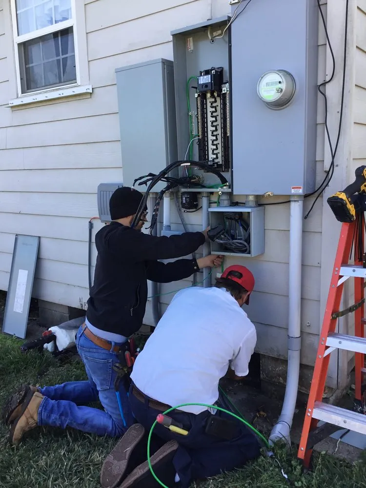 Professional emergency electrical service in Pasadena, TX by Doctor Home Experts Electrical Heating And Air