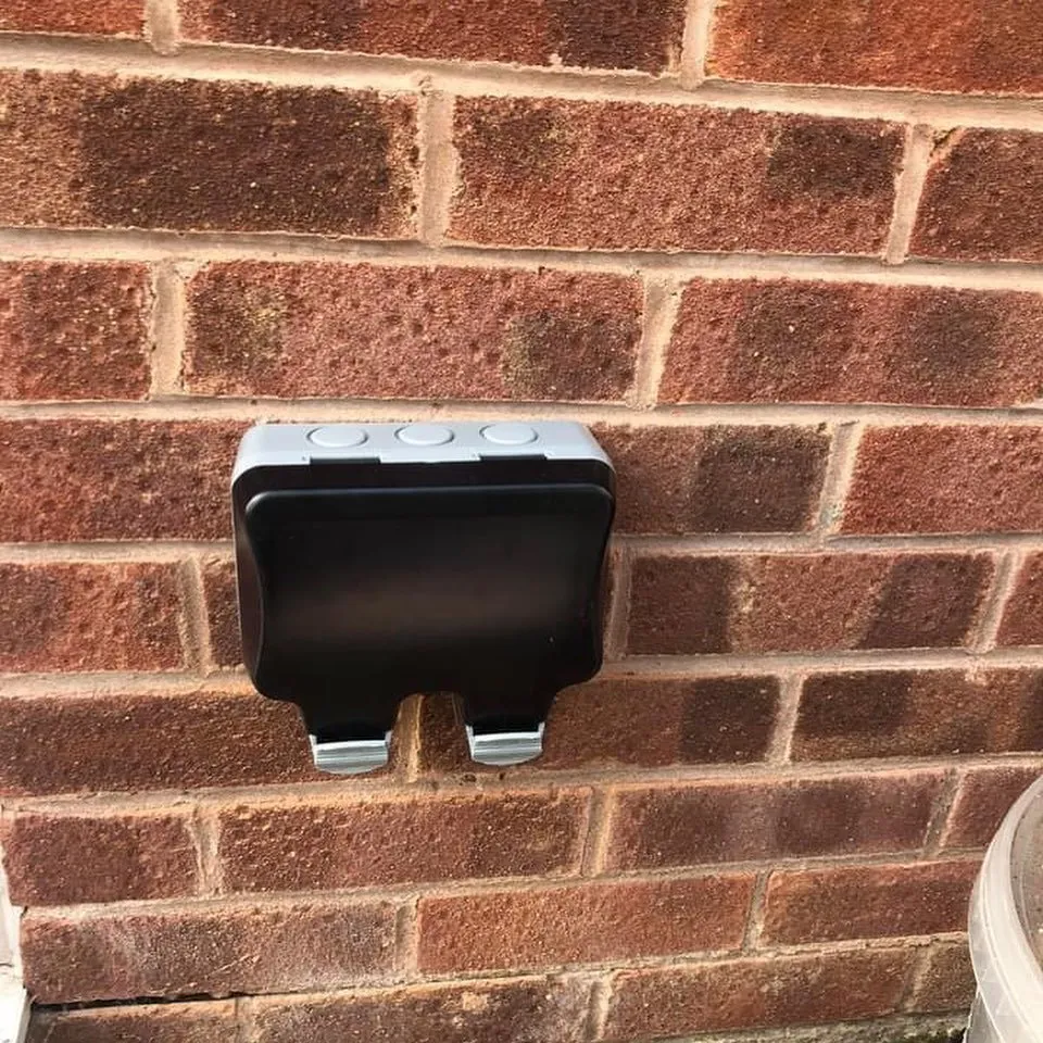 Slide of Dog House Electric