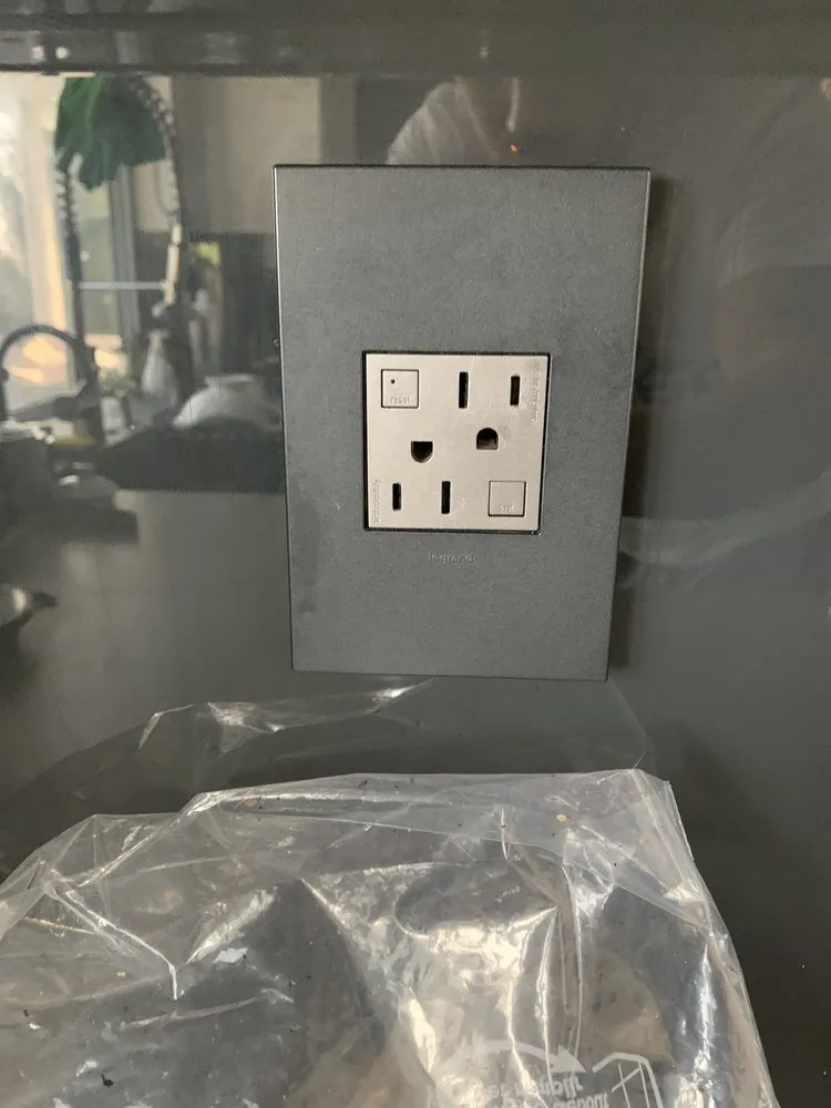 Slide of Dolce Electric