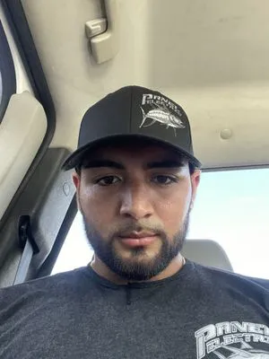 Dominic’s Handyman & Electrical Work