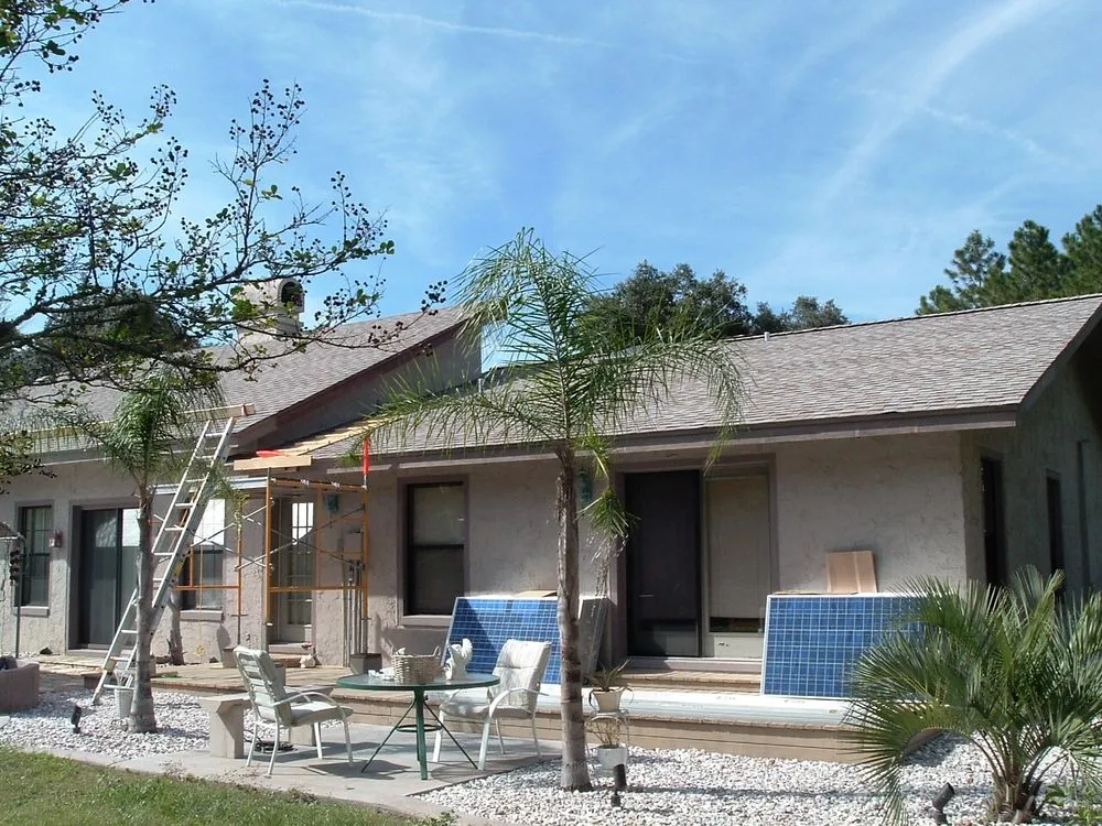 Affordable electrician providing lighting installation in Coleman, FL - Done Right Electric