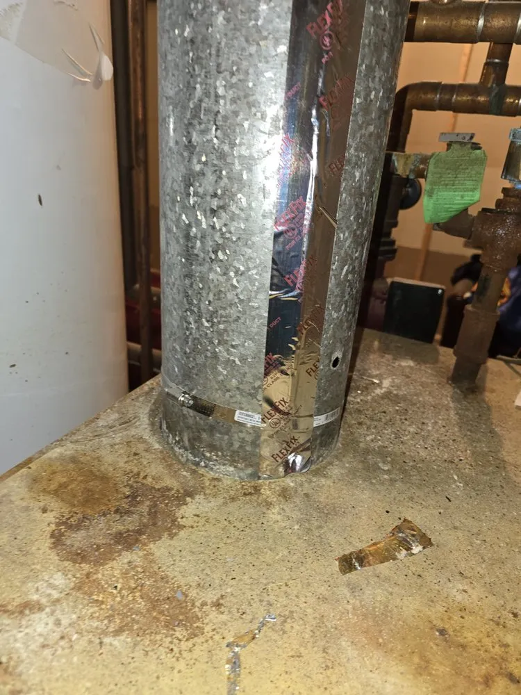 Licensed electrician providing emergency electrical service in , 