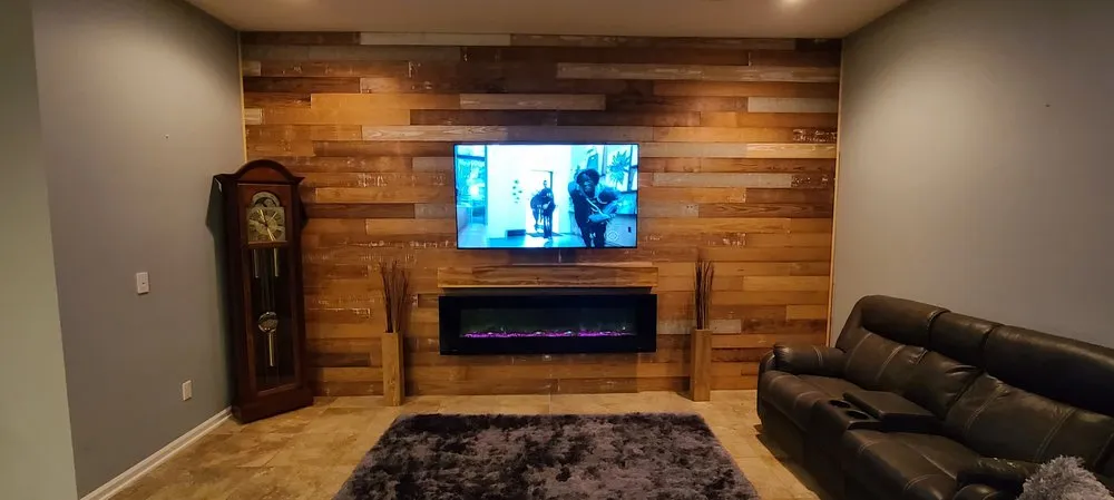 Licensed electrician providing emergency electrical service in ,