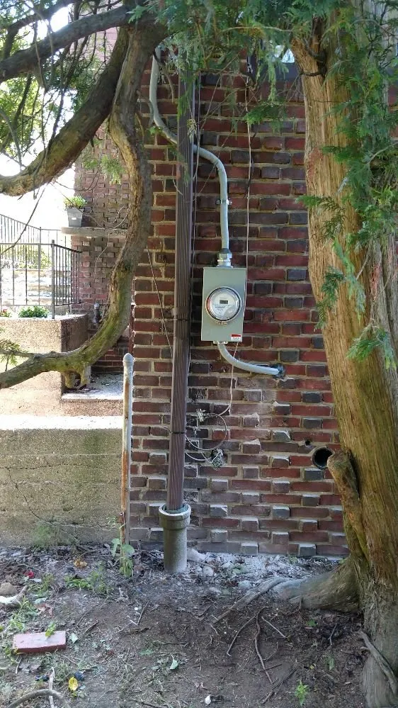 Certified electrician providing wiring installation in , 