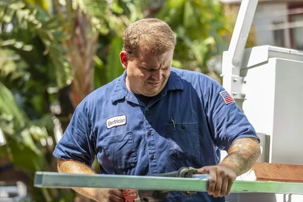 Don's Light Installation Repair Master Logo