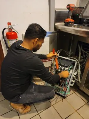 Doolbar Electrical Contracting Service Logo