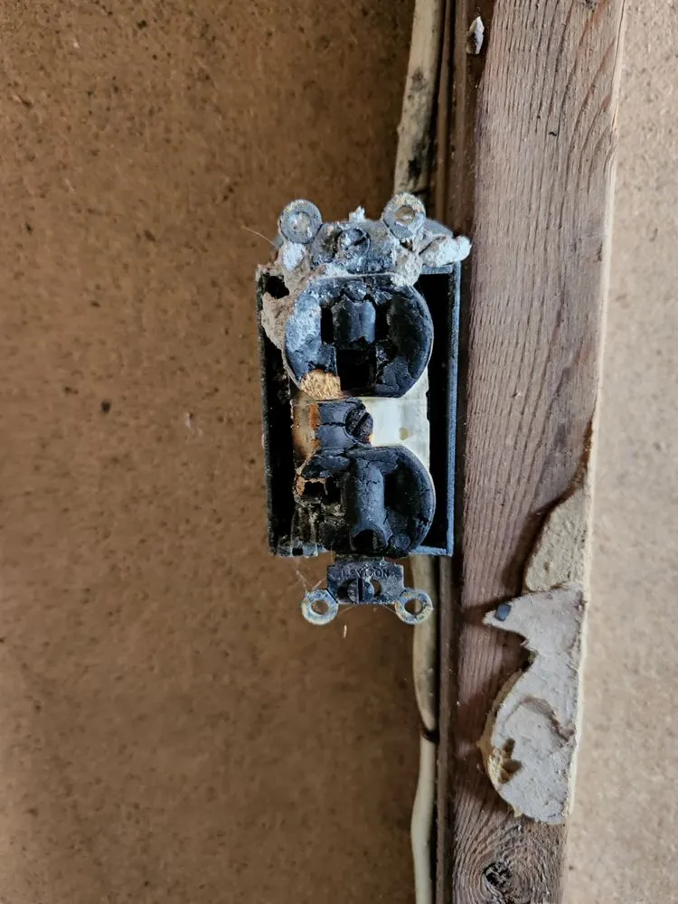Licensed electrician providing electrical repair in St John, IN - Doss Electric