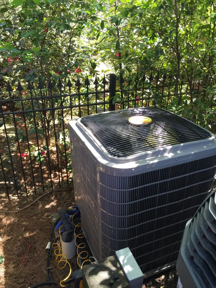 Reliable electrician providing circuit breaker repair in , 