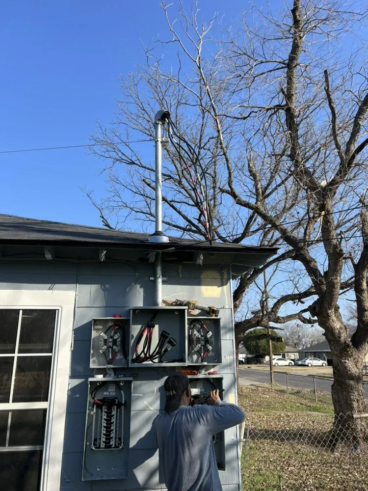 Licensed electrician providing wiring installation in Andice, TX - DP Contracting