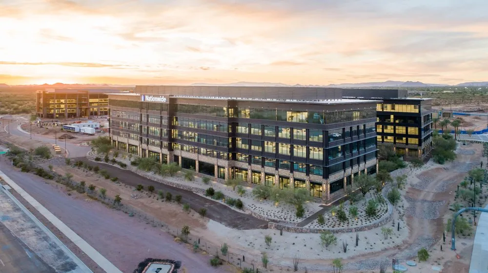 Emergency electrician providing lighting installation in , 