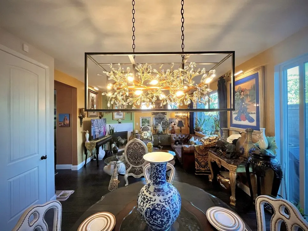 Slide of Dr Wattz Electric