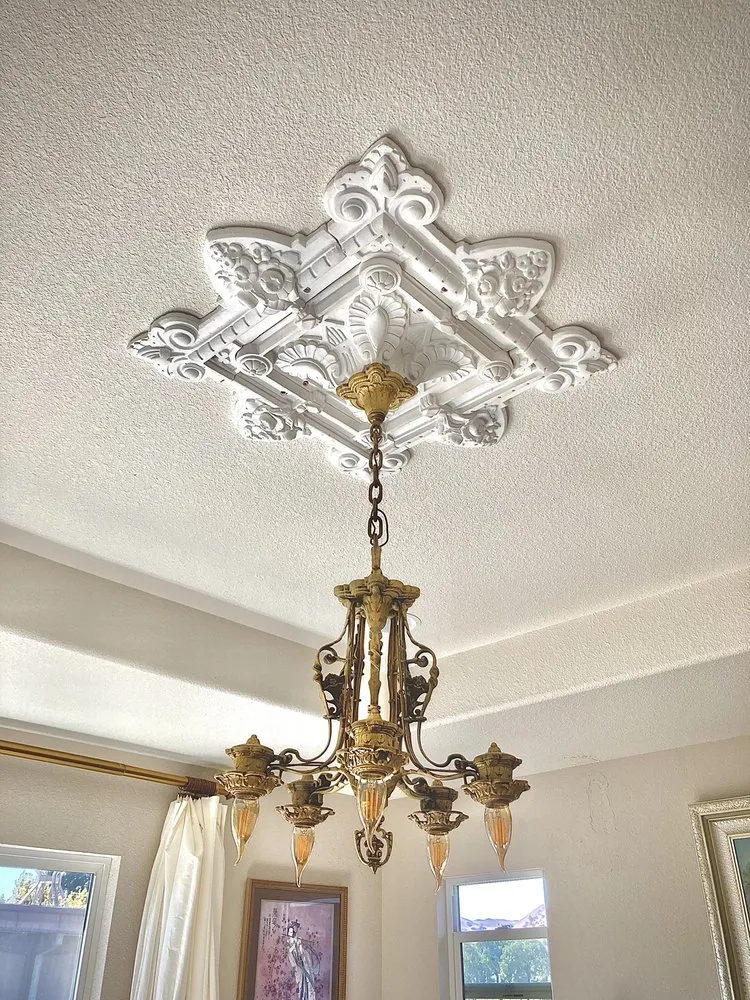 Slide of Dr Wattz Electric