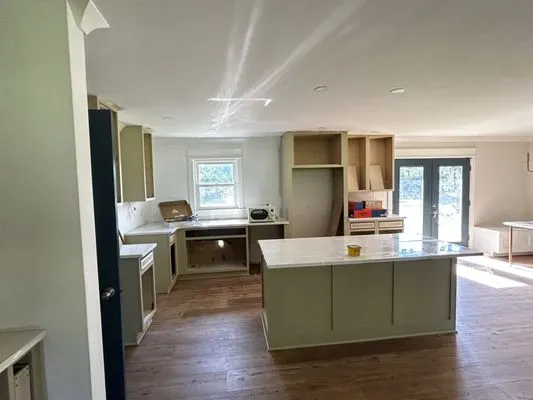 Dream Custom Construction Logo