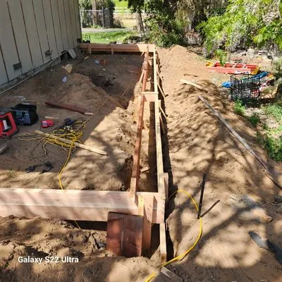 Dream finder Construction Logo