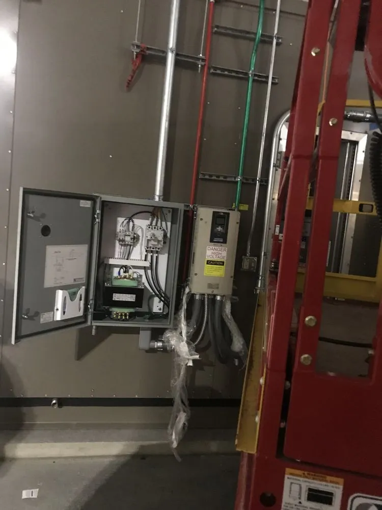 Professional electrician providing lighting installation in Montpelier, VA - Dsd Electricians