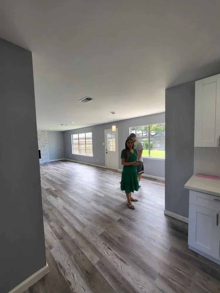 Slide of D'tails Home D'tailing