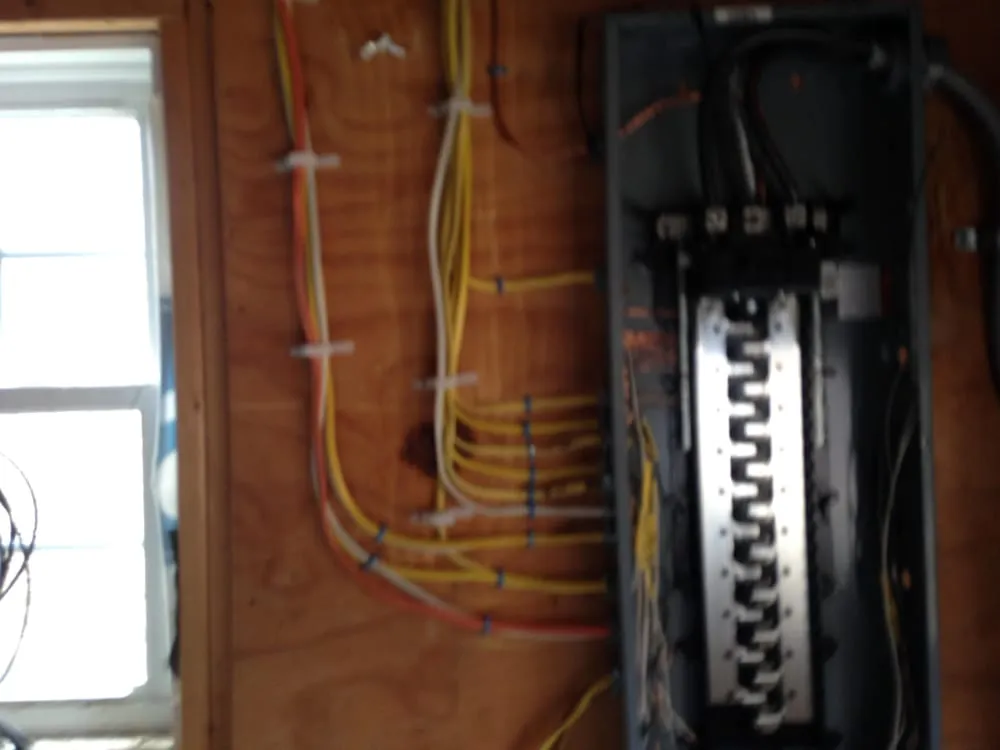 Emergency electrician providing outlet and switch repair in , 