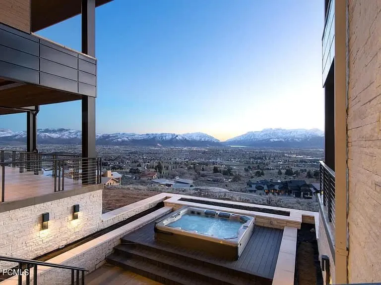 Slide of Duarte’s Electrical Services