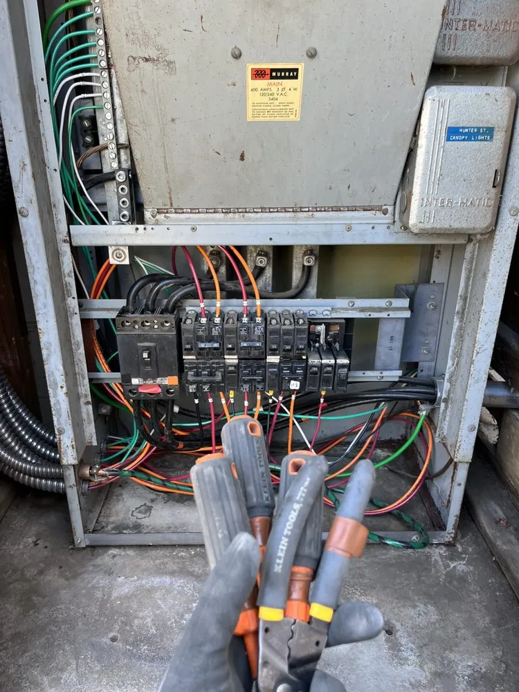 Slide of Dubbz Electric