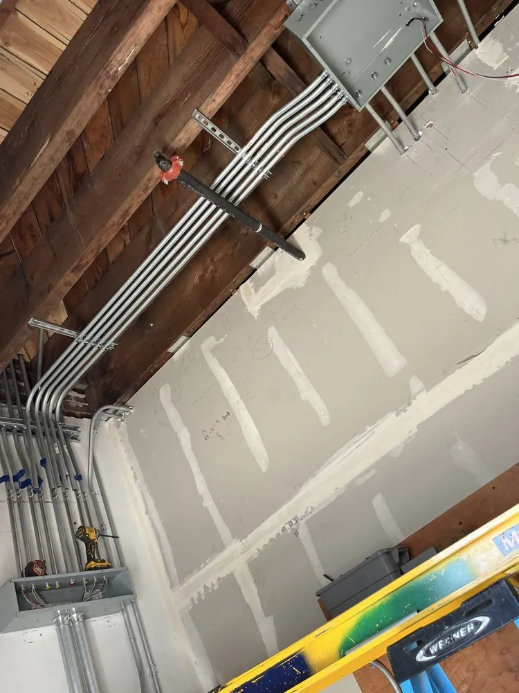 Slide of Dubbz Electric