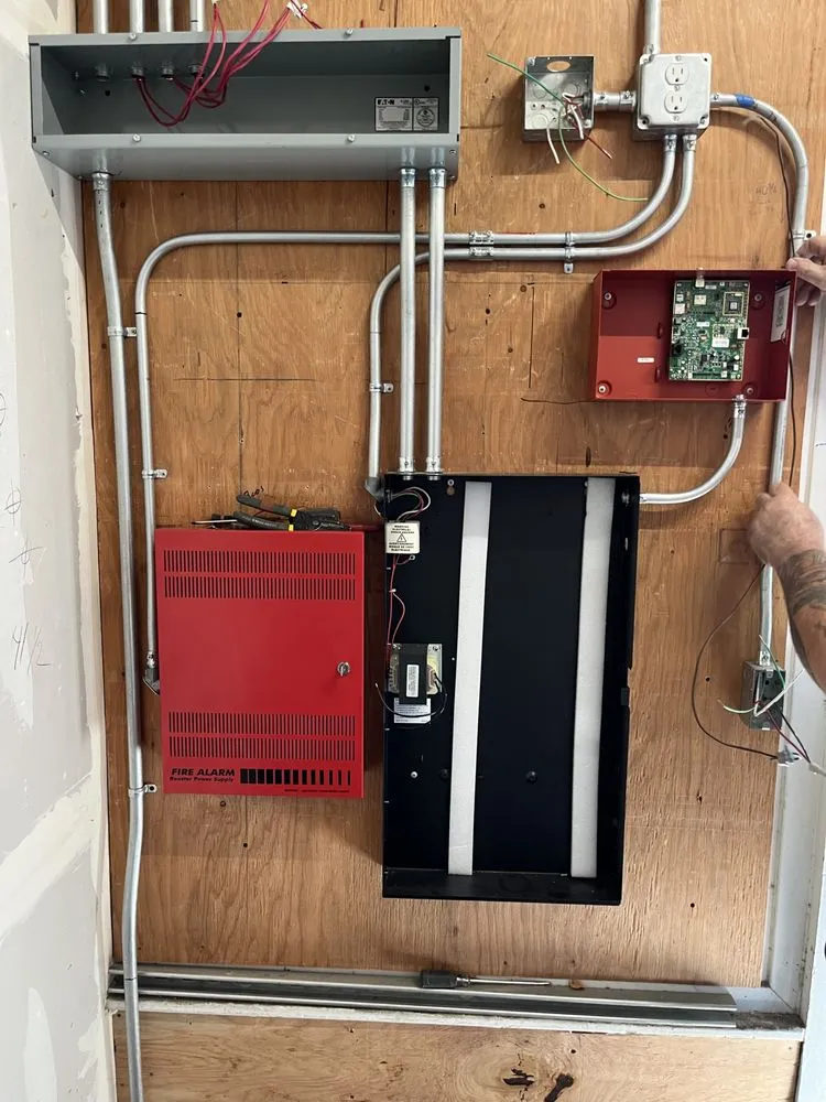 Slide of Dubbz Electric