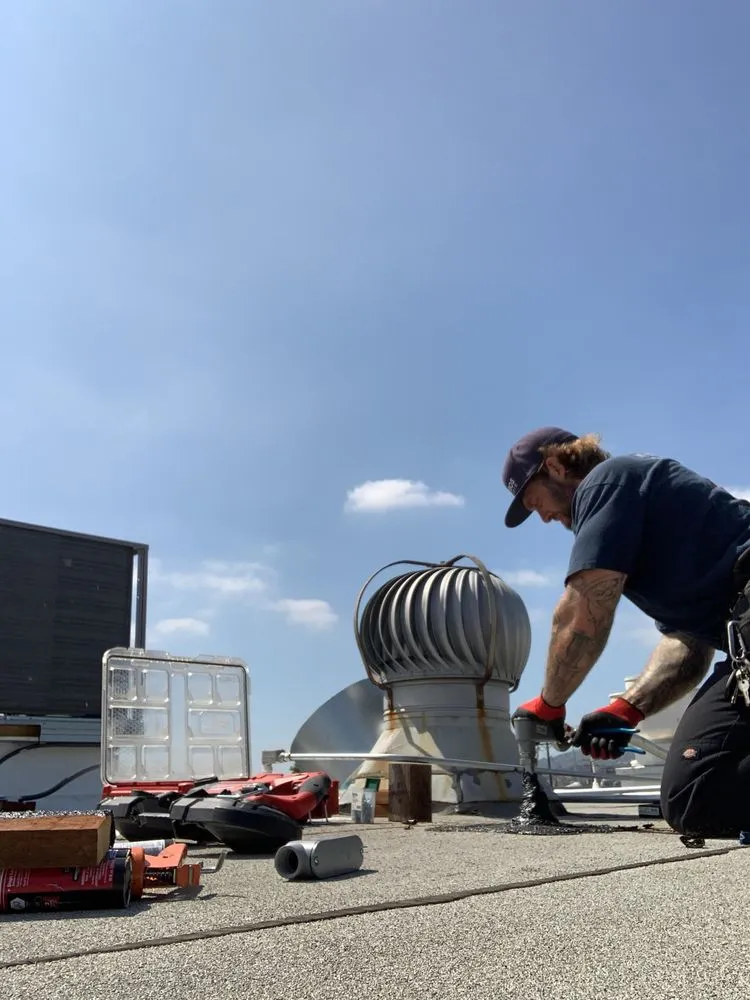 Reliable electrician providing emergency electrical service in , 