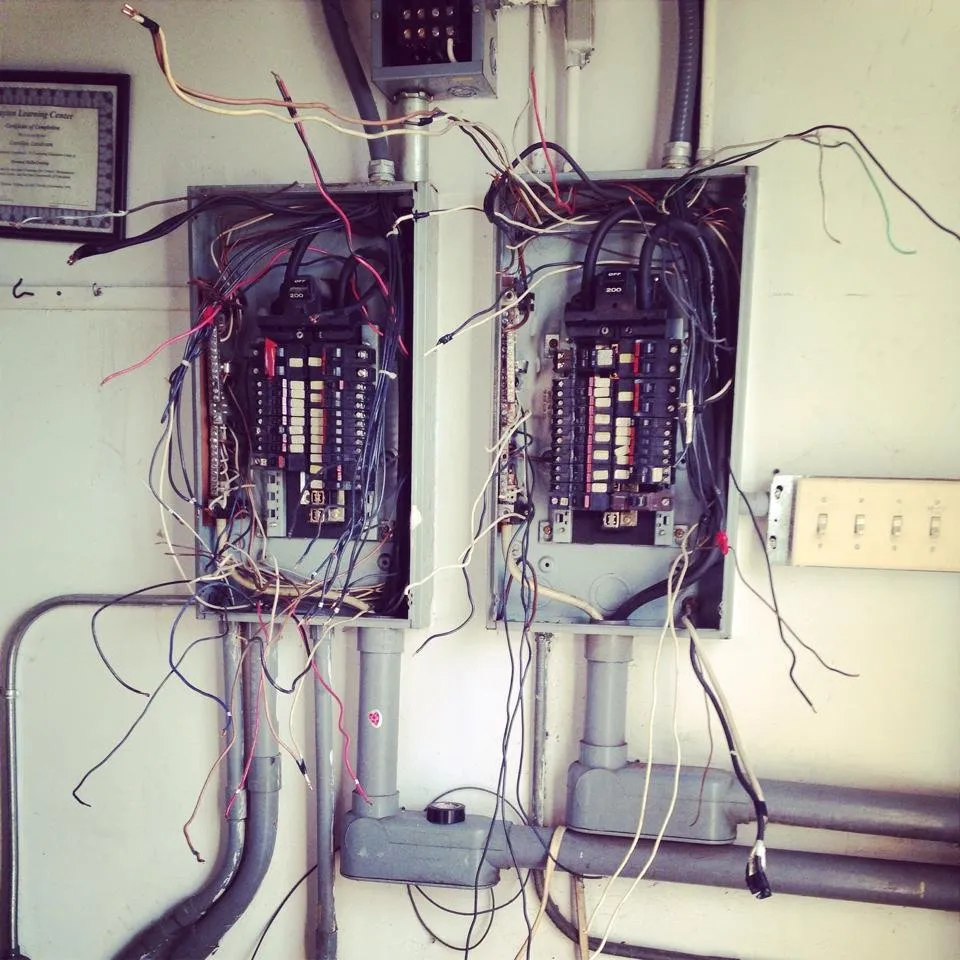 Slide of Dudely Electric